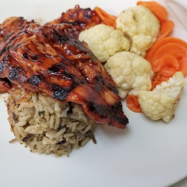 Barbecued chicken with wild rice and veggies